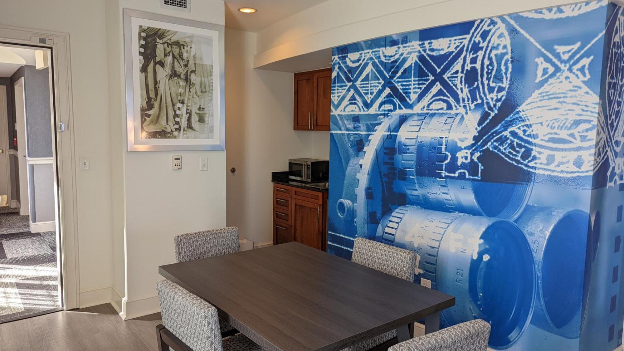 Hotel Indigo Jacksonville-Deerwood Park By Ihg Rum bild